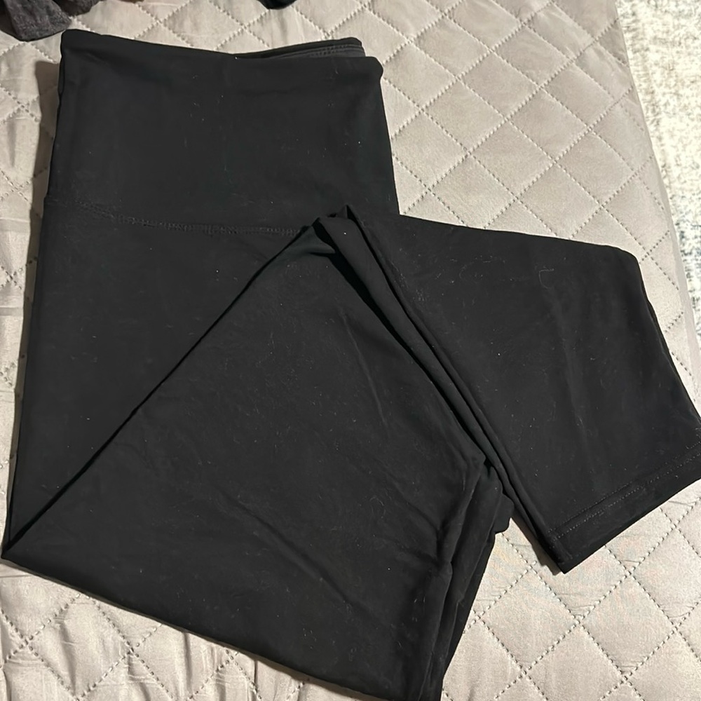 Black tapper leggings